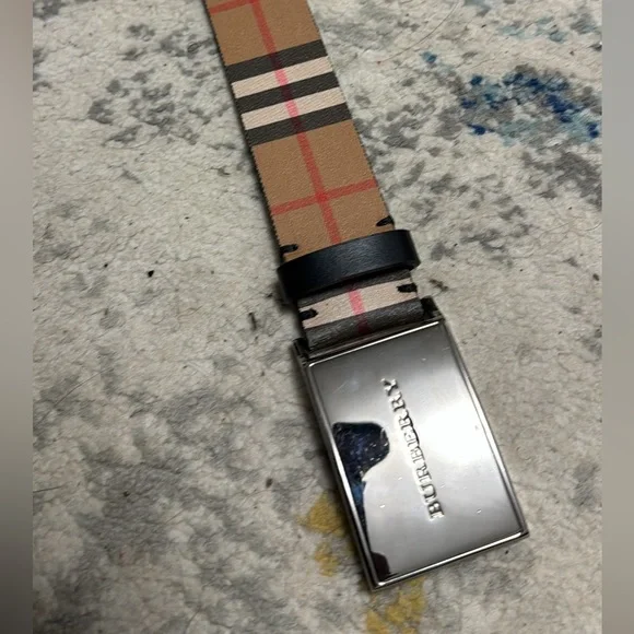 Burberry Belt (Plaid) Sliver buckle BRAND NEW (Great Condition)